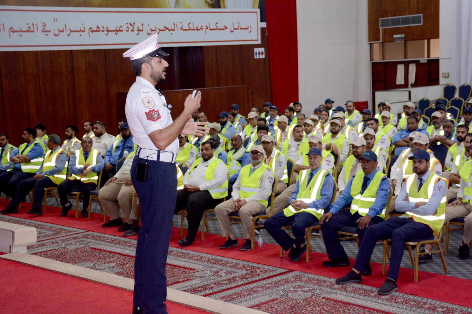 الإدارة العامة للمرور  تنظّم دورات تدريبية لشرطة خدمة المجتمع وحراس المدارس لتعزيز السلامة المرورية <